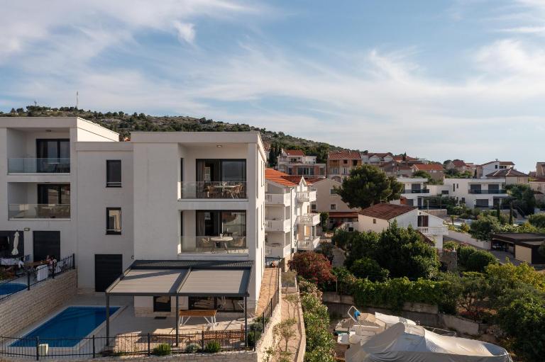Villa Tramontana with pool - B&B Murter