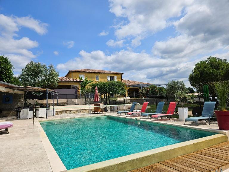 Le Coin Charmant - vue montagnes et jacuzzi privé - B&B Privas