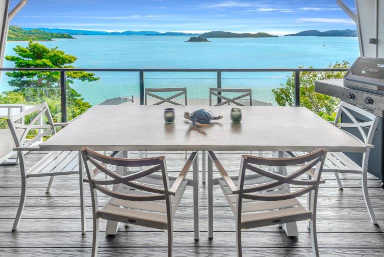 Shorelines 31 Renovated Upmarket Two Bedroom Apartment With Ocean Views And Buggy - Chambres d'hôtes Hamilton Island