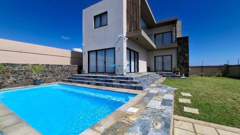 Corun Lua - Villa Moderne, Calme & Piscine - Pereybere - B&B Grand Baie