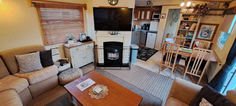 Seaside Caravan Goldensands Kinmel Bay-Sleep 6 - B&B Kinmel Bay