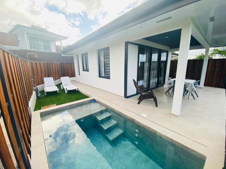 Villa Nanihivai - maison moderne avec piscine privée - B&B Faaa