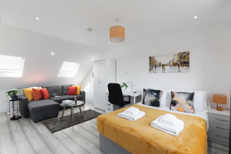 Superb Apartment with parking - B&B Harrow on the Hill