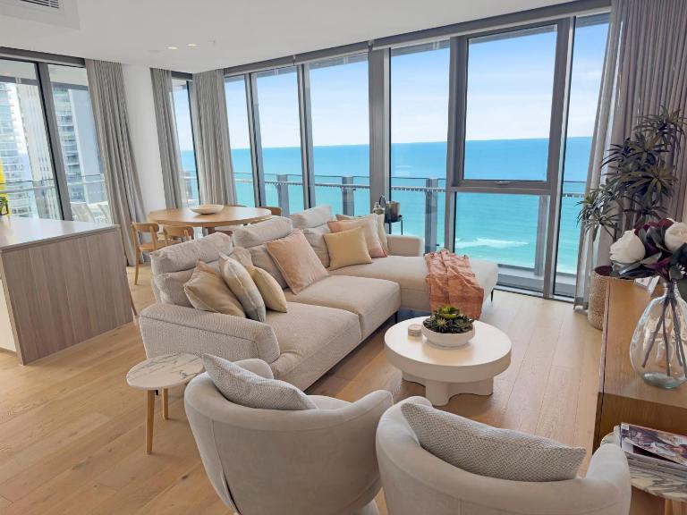 Luxury Signature Stay Stunning Ocean Views Lvl27 - B&B Costa Dorada