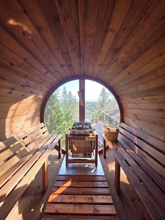 Private Lakeview Yosemite Full House El Capitan with Panoramic Sauna, Seasonal HotTub, WiFi - Chambres d'hôtes Groveland