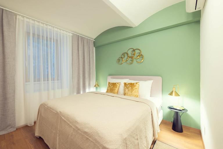 LeonArt Living 01 - B&B Graz