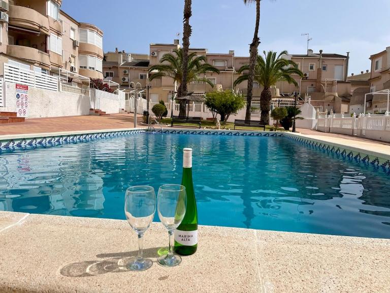 Family apartment with pool - B&B Urbanizacion los Balcones