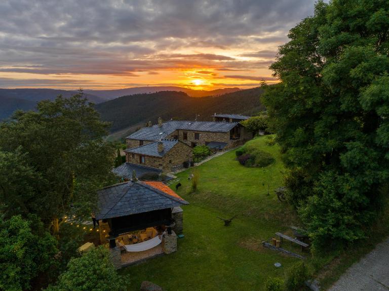 Complejo Rural Lar de Vies - Chambres d'hôtes Puente Nuevo