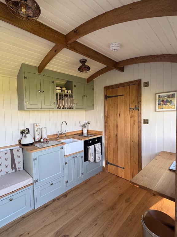 Shepherds Hut - B&B Buxton