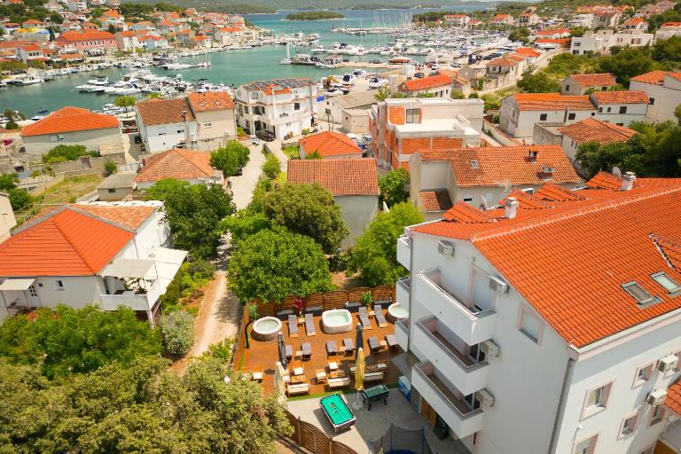 APARTMANI SABB - Chambres d'hôtes Jezera
