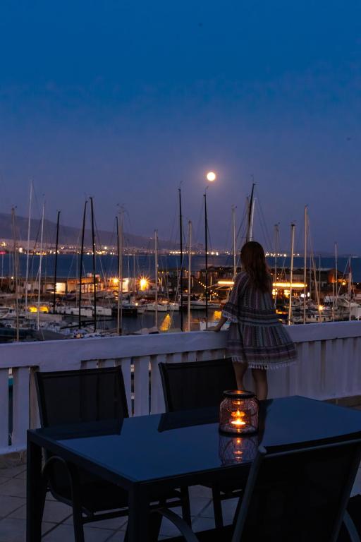 Seaside Grey Pearl Villa - Piraeus Athens Riviera - B&B Pireo