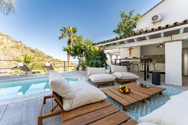 CT 390 - Faros Zen, Ohm & Yoga Retreat - Cortijo Pura Paz in Casarabonela - B&B Carratraca