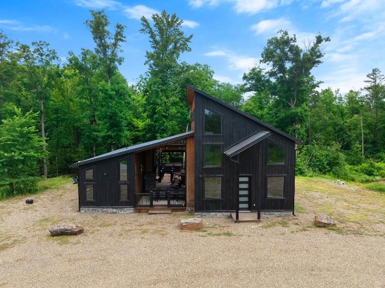 Bearly Creekin'-creekside luxury cabin - B&B Stephens Gap