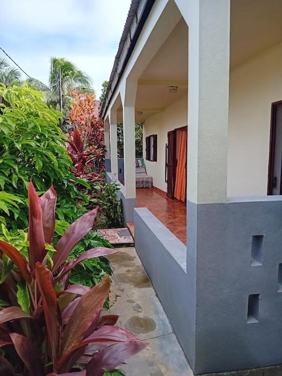 Maison avec jardin 3 chambres - Foulpointe - Madasgascar - Chambres d'hôtes Mahavelona