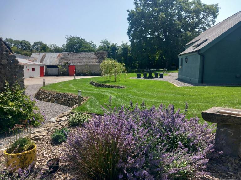 Hemma Grove - A Songbird haven - B&B Kilkenny