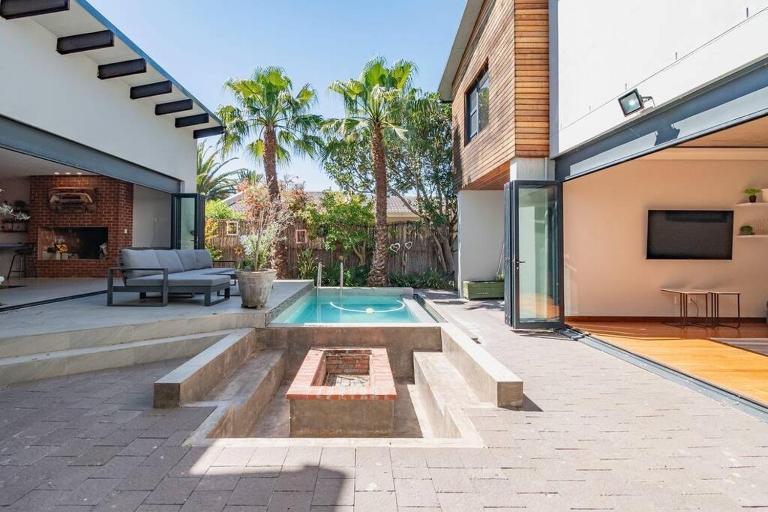 Family home in Tableview, close to Dolphin Beach. - Chambres d'hôtes Le Cap