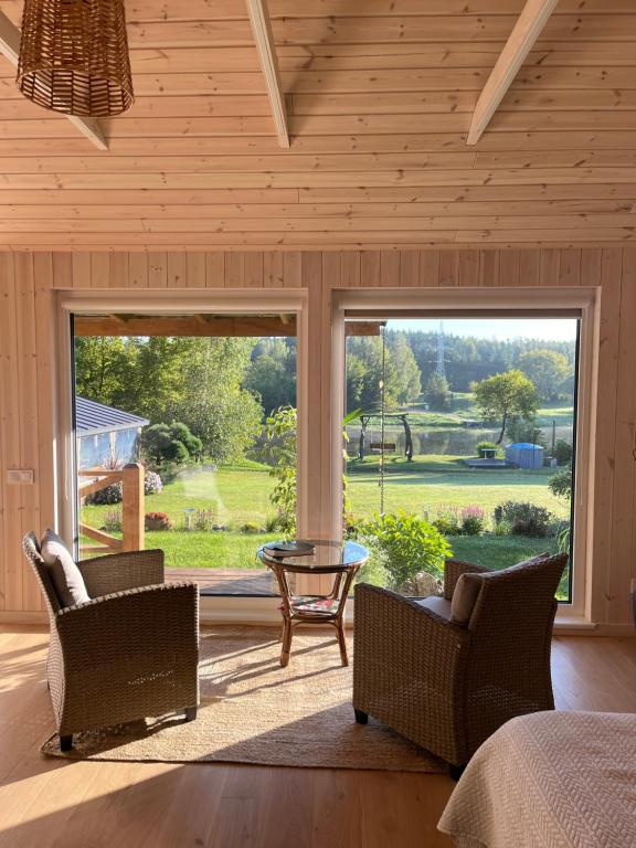Namelis prie Čiobiškio kelto - B&B Burniškiai