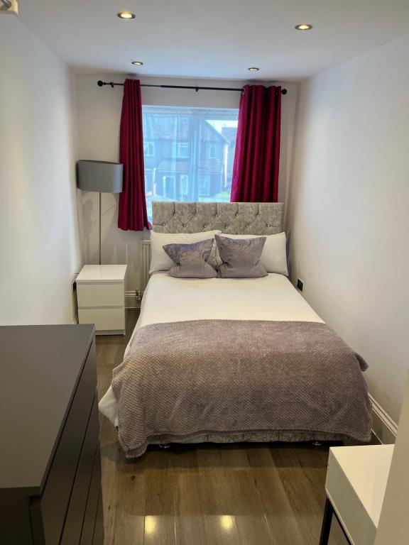 Double Guest Room 40 minutes from Central London - Chambres d'hôtes Chessington
