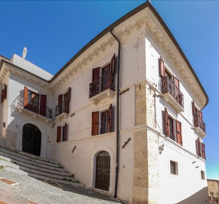 Palazzo D'Alessandro Wunderkammer & Suites B&B di charme - B&B Caporciano