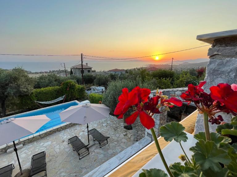 Poliana Holiday Home - B&B Kotrónion