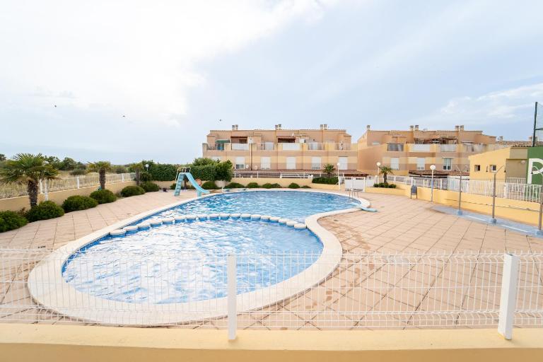 Adosado con piscina cerca de Castellón y Benicàssim a 10 min andando de la playa - Chambres d'hôtes Almassora