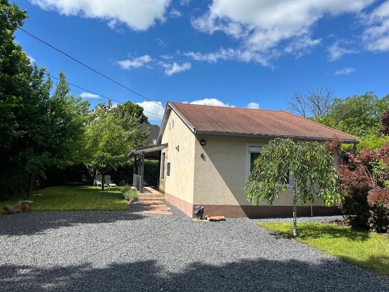 Gréta Apartman - B&B Ábrahámhegy