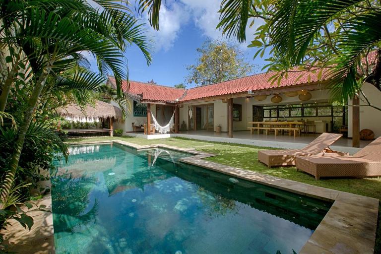 Villa Ananda - Tropical 3bdrs villa - pool, lounge & open dining - B&B Uluwatu