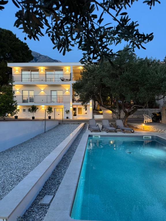 Artemis Poolhouse Apartments - Ferienwohnung Baška Voda
