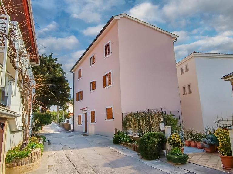 Blunest - B&B Baška
