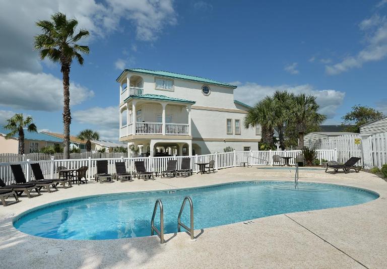 Tranquil Beach & Hot Tub & Pool Getaway - Bed and Breakfast Panama City Beach