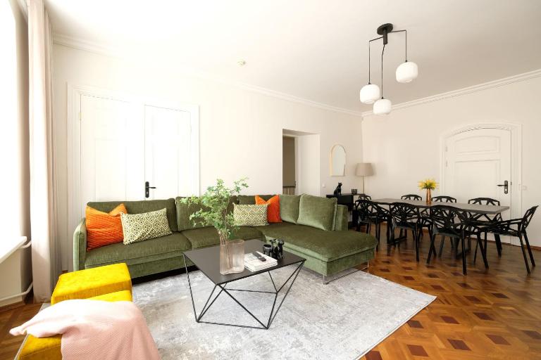 Tallinn City Apartments 4 bedroom Toompea Old Town - B&B Tallinn