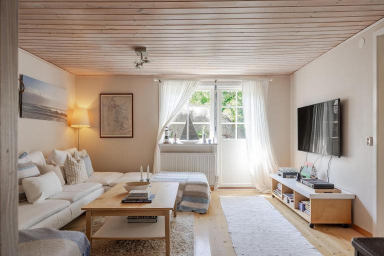 Family Home - Coastal Calmness in Stockevik - B&B Skärhamn