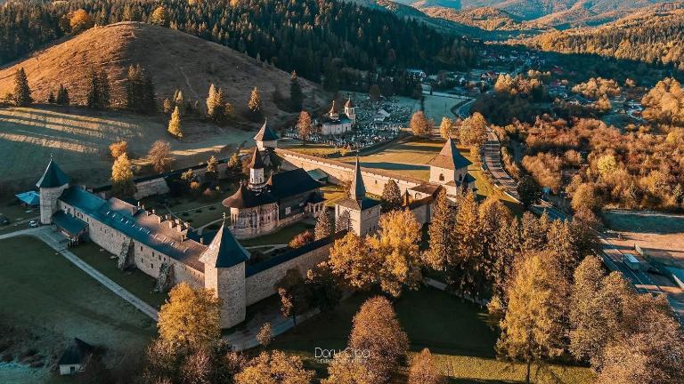 Casa Adi Sucevița - B&B Voievodeasa