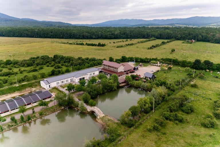 Pastravaria Ursu - Ferienwohnung Vânători-Neamţ