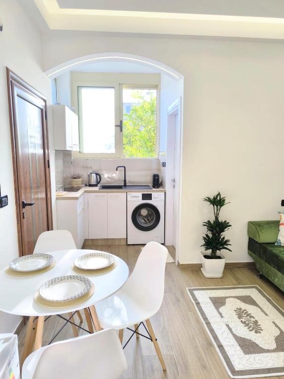 New Apartment close to Sea and Downtown - Chambres d'hôtes Vlora