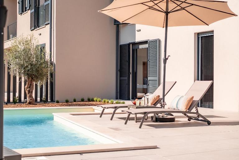 Andrea Deluxe Apartment with Pool - B&B Lussinpiccolo