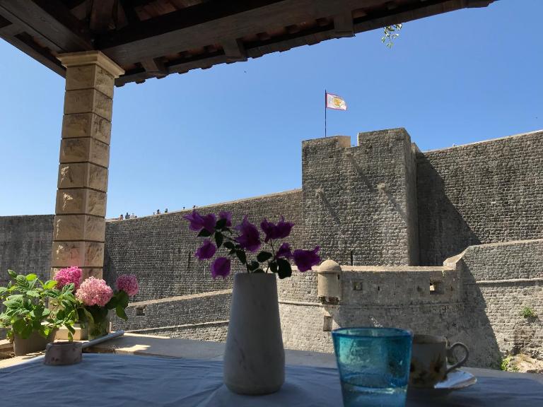 Apartment STONE by City Walls, unique view, perfect for 2 - Ferienwohnung Dubrovnik