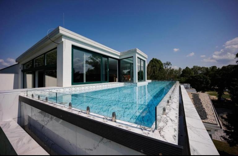 Villa Bauhaus Dream Deluxe F - Chambres d'hôtes Siófok
