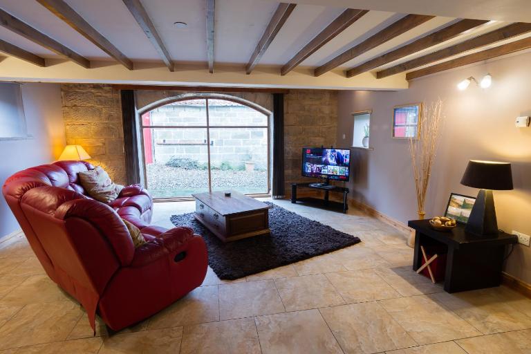Spangle Cottage, Borrowby Farm Cottages - B&B Staithes