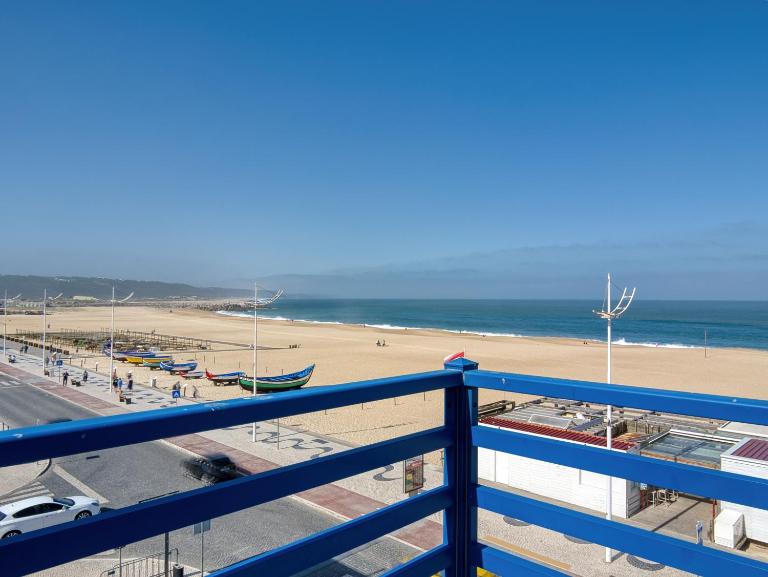 Sea View Apartment - B&B Nazaré