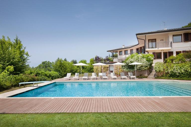 Villa Viu with Pool and Lake View - Ferienwohnung Torri del Benaco