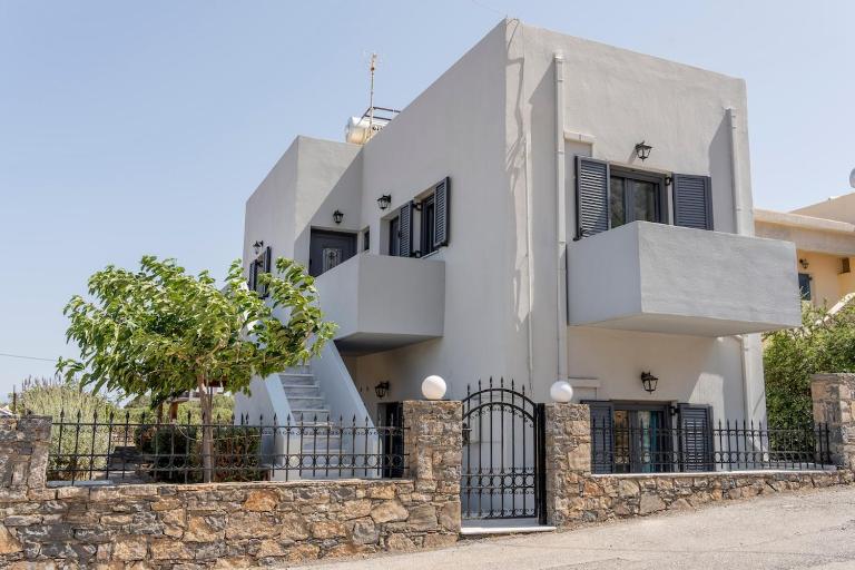 Aspa sunny &cozy beach house in Plaka , Elounda - Chambres d'hôtes Pláka