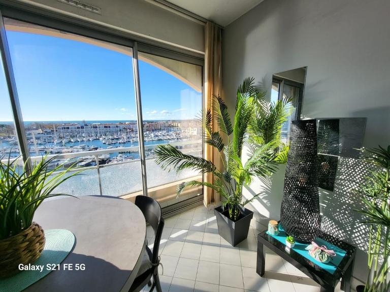 Studio 1 bedroom, very nice view with parking space - B&B Mauguio