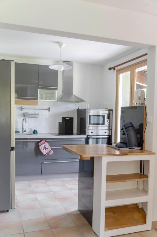 Gîte Les Galinettes en Ardèche - Bed and Breakfast Saint-Martin-sur-Lavezon