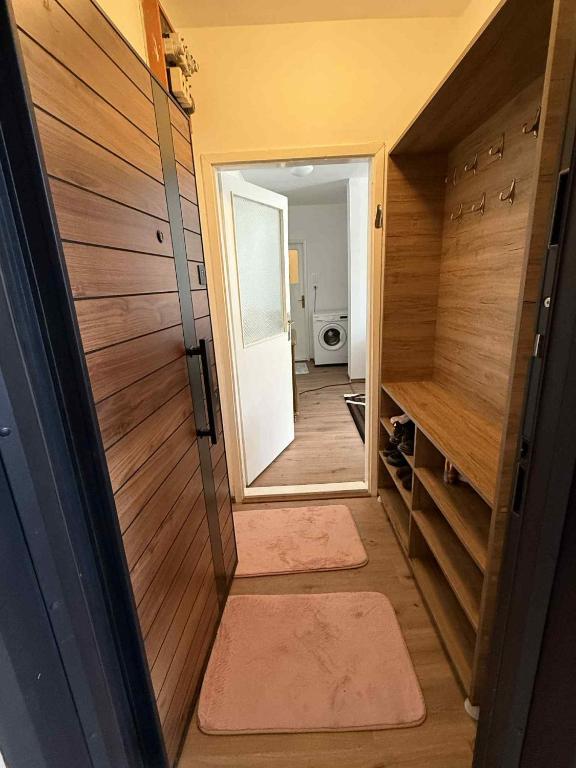 2 BR apartment - center of Mitrovica - Bed and Breakfast Mitrovicë