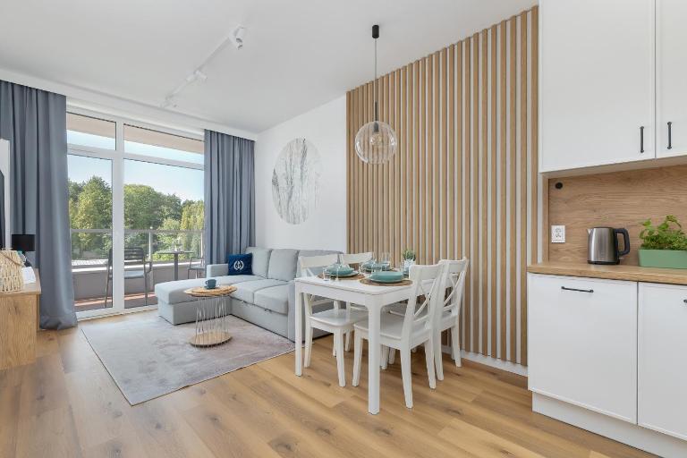 Apartament 3MOLA Ku Morzu - Basen, Balkon oraz Prywatny Taras na dachu, Free Parking, 150 metrów do Morza - B&B Ustronie Morskie