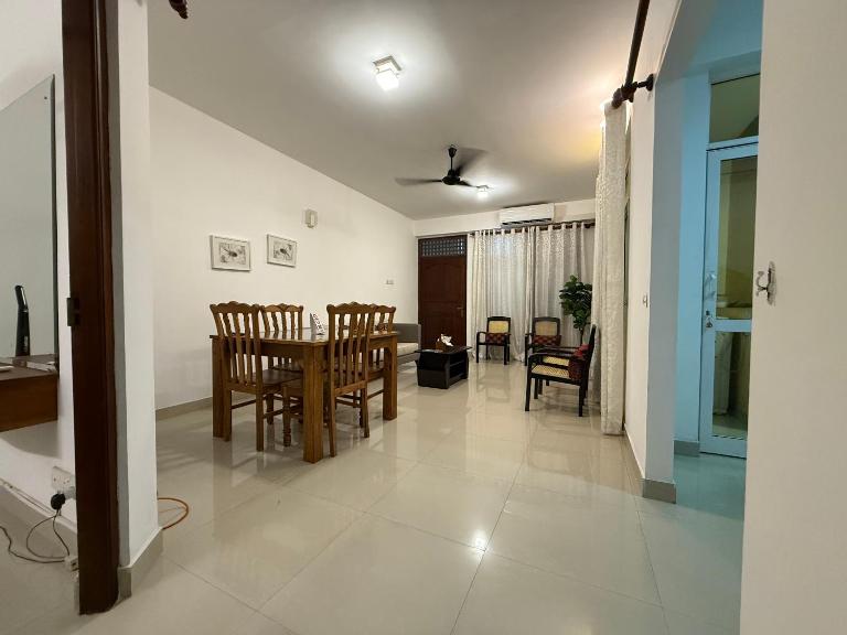 Skylar apartment - B&B Kalubowila