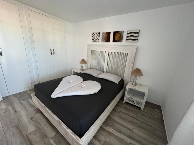 Apartment Port Royal Exclusive Home - Chambres d'hôtes Arona