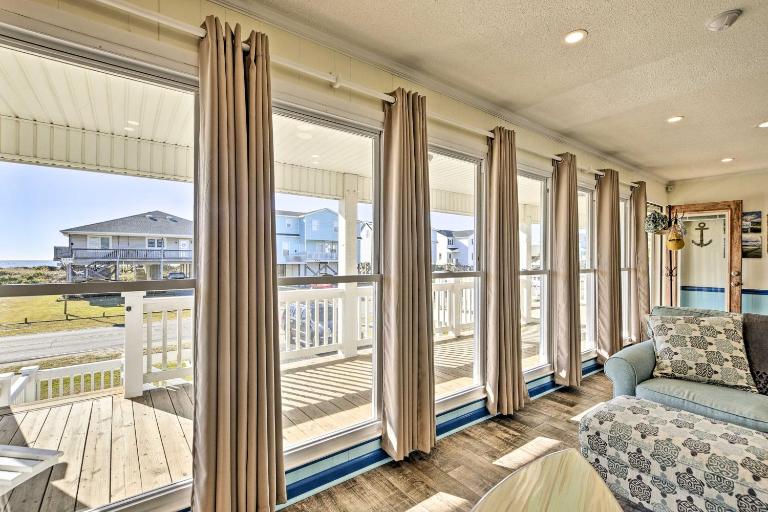 Coastal Home: Walk to Holden Beach! - B&B Holden Beach