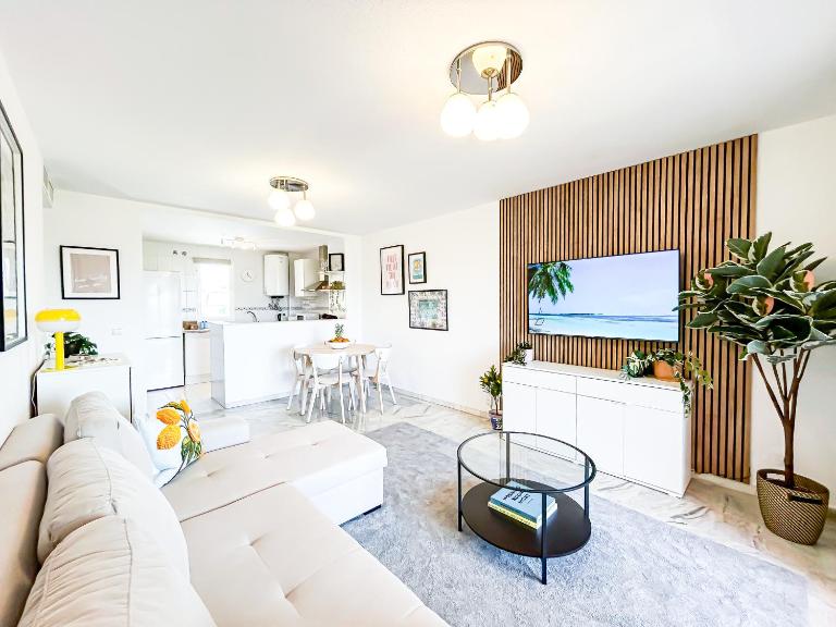 Family apartment 400 meters from the beach, with internet and pool - Bed and Breakfast Manilva